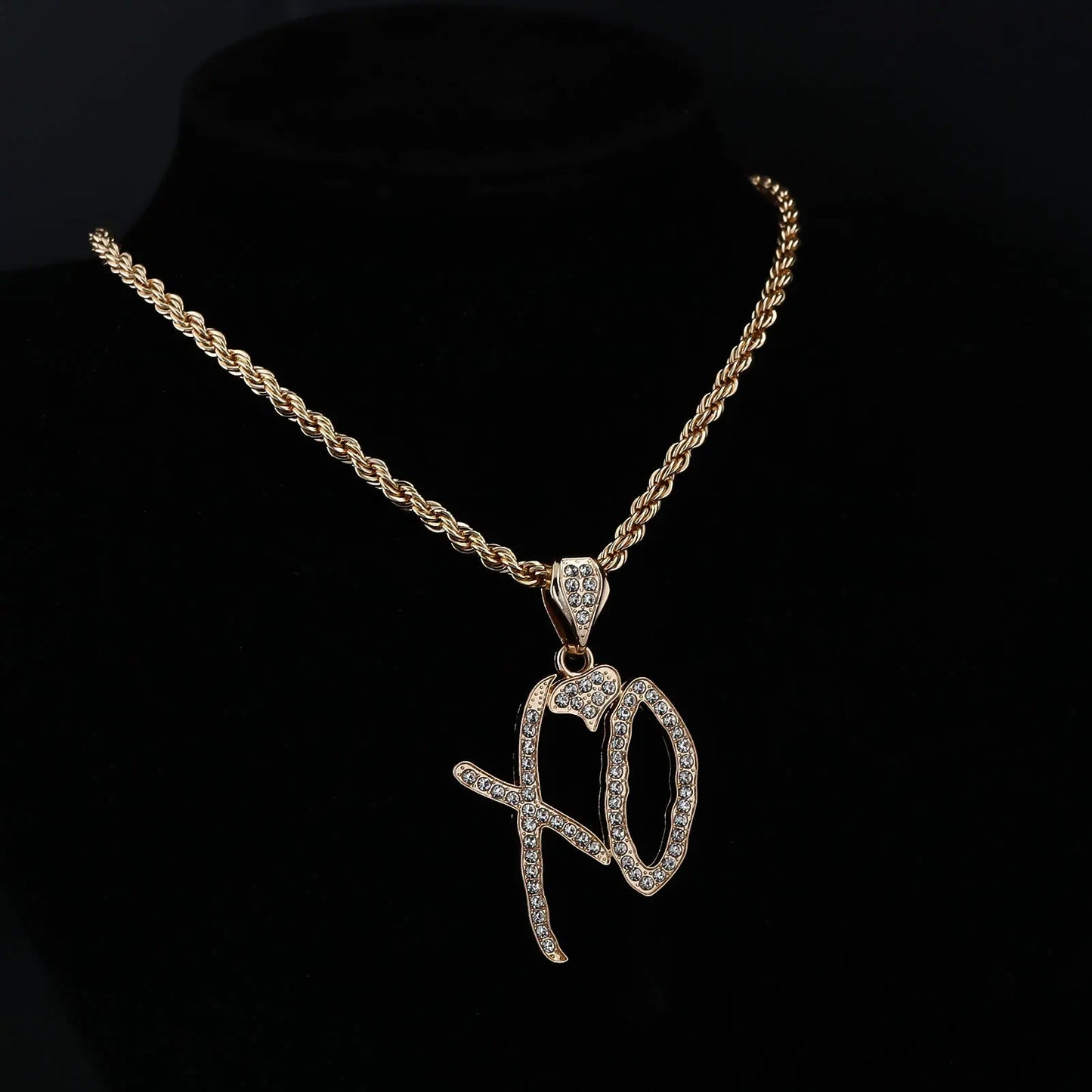 XO Letter Pendant Necklace – Unisex Hip Hop Jewelry Gold