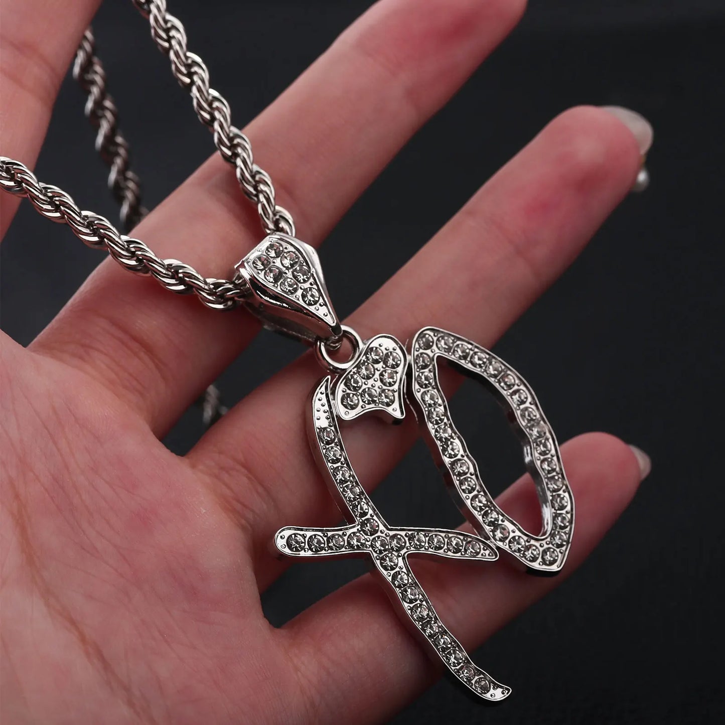 XO Letter Pendant Necklace – Unisex Hip Hop Jewelry